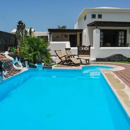 Eslanzarote Victoria, Heated Pool, Super Wifi, Sat Tv Villa *