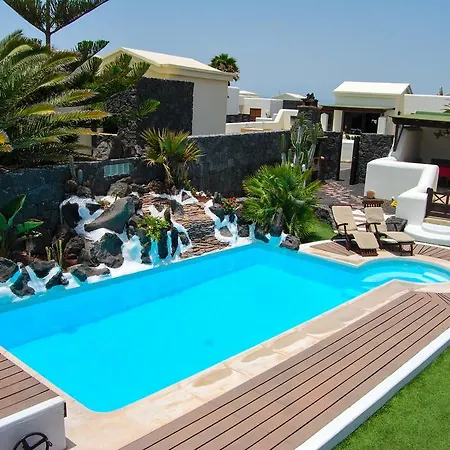 Eslanzarote Victoria, Heated Pool, Super Wifi, Sat Tv Villa *