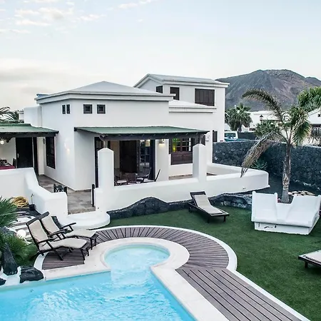 Eslanzarote Victoria, Heated Pool, Super Wifi, Sat Tv