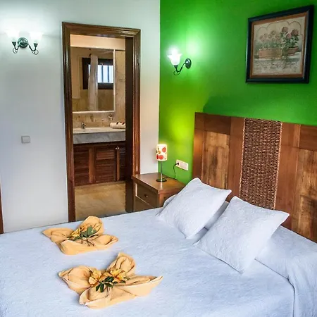 Villa Eslanzarote Victoria, Heated Pool, Super Wifi, Sat Tv *